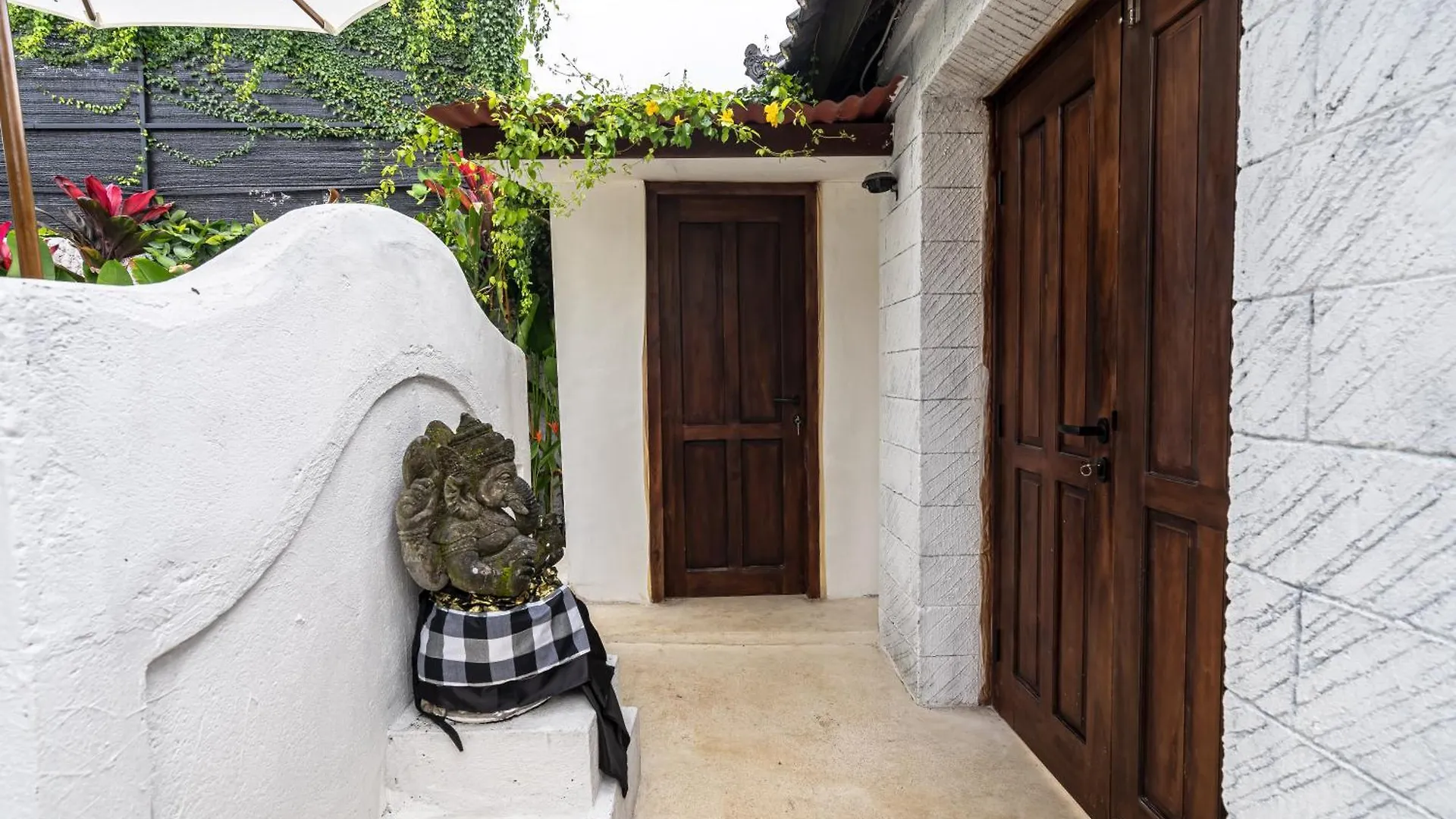 וילה אובוד Moonlight Evdekimi - Stylish 2Br Escape With Tropical Garden And Pool - Long Stay Extras אינדונזיה
