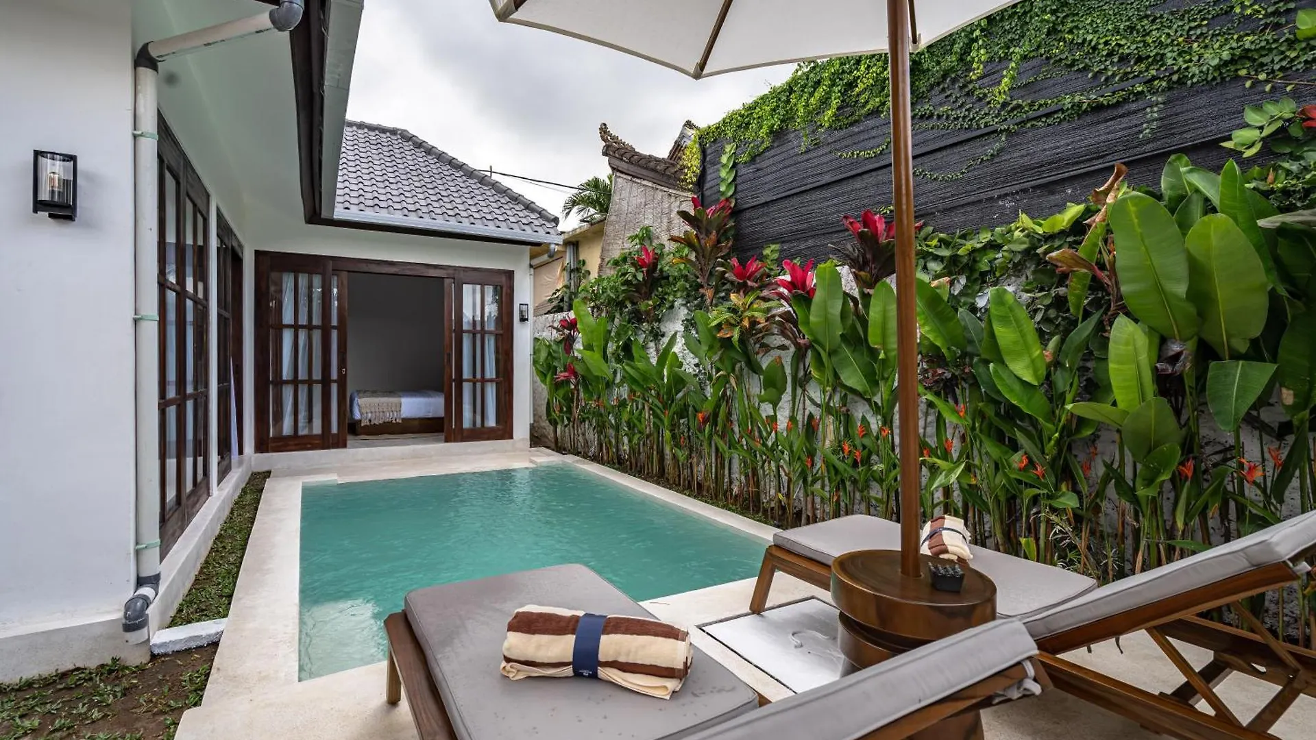 Moonlight Evdekimi - Stylish 2Br Escape With Tropical Garden And Pool - Long Stay Extras Ubud  Villa Ubud (Bali)