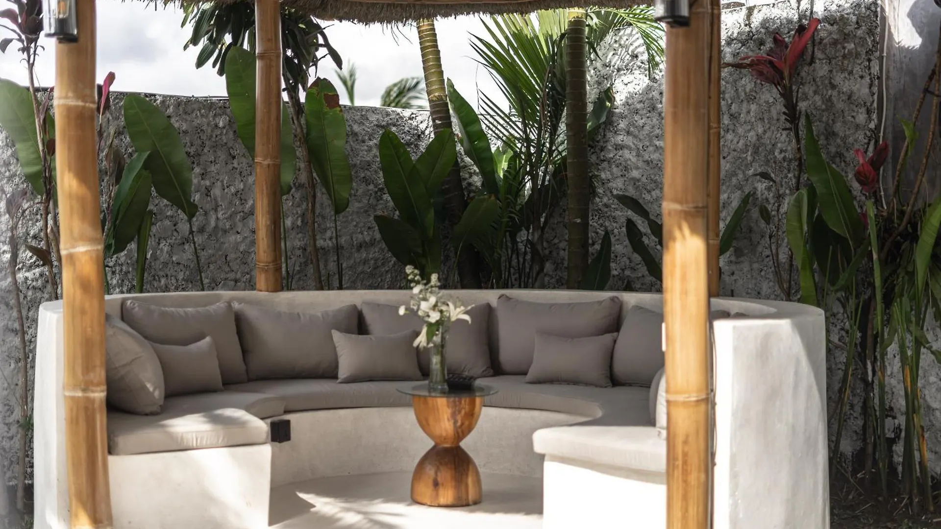 Moonlight Evdekimi - Stylish 2Br Escape With Tropical Garden And Pool - Long Stay Extras Ubud  Villa